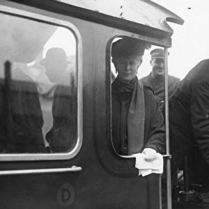 Queen Mary on the footplate of No 4082 Windsor Castle, 1924