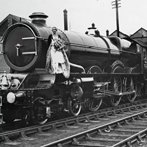 Railway Queen Mabel Kitson on King George V at Swindon, 1928