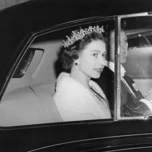 Royal Tour of Worcestershire & Herefordshire - The Queen & Prince Philip Arriving at Worcester Shrub Hill Station, April 1957