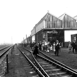 Swindon Works staff boarding Trip trains in 1934