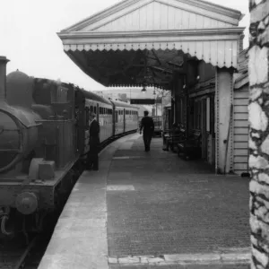 Tank engine, No. 1452, waiting at Brixham Station