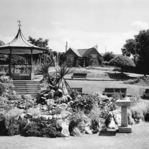 Victoria Gardens, Truro, Cornwall, c. 1920s Victoria Gardens, Truro, Cornwall, c. 1920s
