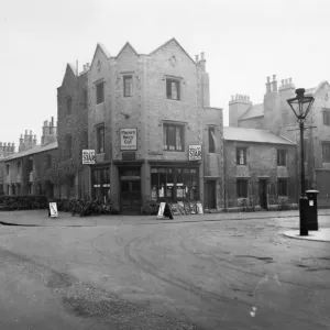 W J Knee, Newsagent - Emlyn Square 1929