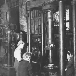 War time work in Q Shop at Swindon Works, 1942