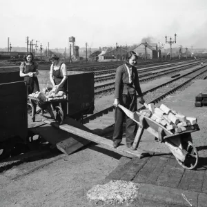 Women workers in the Permanent Way Dept at Reading, 1943