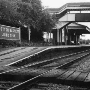 Wiltshire Stations Photographic Print Collection: Wootton Bassett Station