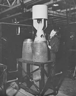 Bomb Gallery: 1000 lb Bombs at the Swindon Works, 1941