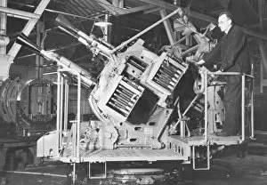 Ammunition Gallery: 2 PDR gun mounting, 1943