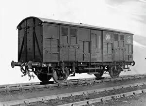 Wagons Collection: 4 Wheeled Passenger Cattle Wagon, No. 727