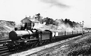 Castle Class Locomotives Gallery: No 4095, Harlech Castle, pulling the Torquay Pullman past Twyford, 1930