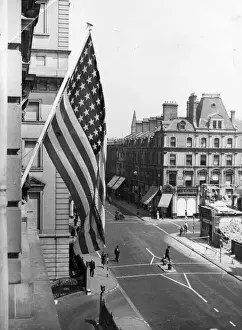 The Railway At War Prints: American Flag flying from Paddington Station hotel on July 4th 1941