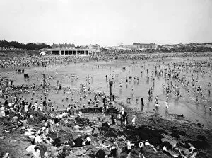 Images Dated 14th January 2020: Barry Island, Wales, August 1938