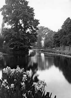 River Salwarpe Collection: Brine Baths Park, Droitwich, 1920s