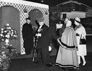 Elizabeth Ii Collection: Bristol Temple Meads, Queens Visit, 5th December 1958