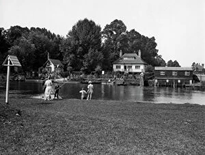 Thames Collection: Chalmore ferry, Wallingford, August 1925