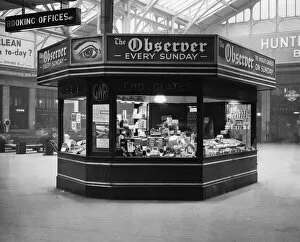 1930s Collection: Confectionary Kiosk, Paddington Station, 1937