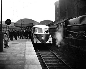 Diesel Railcars Gallery: Diesel Railcar No 1 at Paddington Station, 1st December 1933