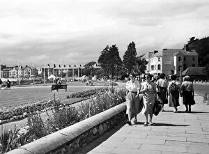 Women Gallery: Exmouth Promenade, Devon, July 1950