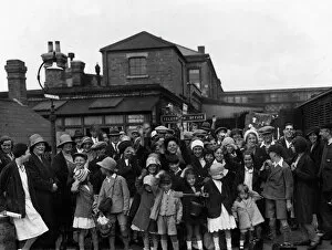 Swindon People Gallery: Families gather for the annual Swindon Works Trip, 1932