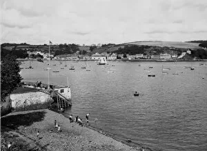 Holidaymakers Gallery: Flushing, Cornwall, 1928