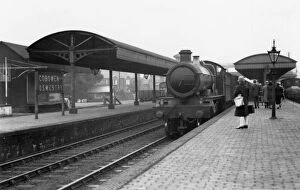 Passengers Collection: Gobowen Station, Shropshire, c.1930s