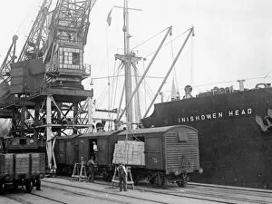 Images Dated 25th May 2012: GWR Cardiff Docks, 1946