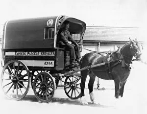 Cart Collection: GWR Horse Drawn Express Parcels Cart