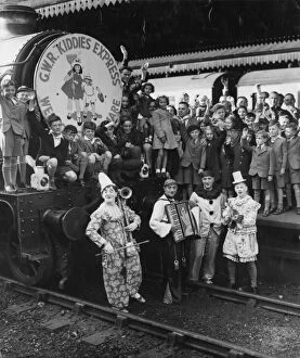 Passengers Gallery: GWR Kiddies Express, 1946