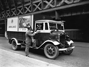 Wwii Collection: GWR parcel van converted into an ambulance, 1940