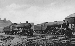 Castle Class Locomotives Gallery: GWR Pendennis Castle and LNER, Flying Fox at Kings Cross, 1925