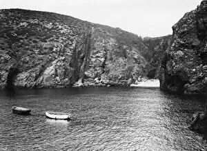Channel Islands Collection: Havre Gosselin, Sark, 1925