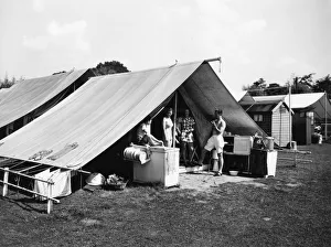 Oxfordshire Collection: Idler Camp, Shiplake Lock, Oxfordshire, August 1939