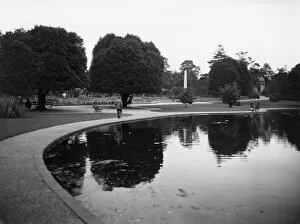 Jephson Gardens Collection: Jephson Gardens, Leamington Spa, June 1927