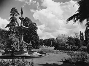 Warwickshire Collection: Jephson Gardens at Leamington Spa, Warwickshire