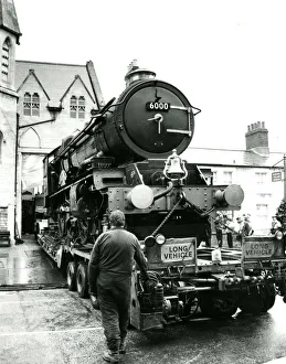 King George V Collection: King Geoge V outside the old Swindon Railway Museum, March 1992