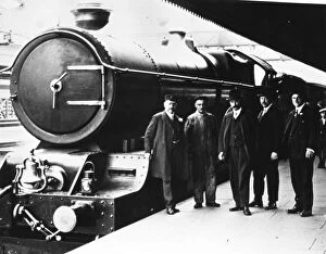 King George V Collection: King George V at Birmingham Snow Hill Station, 1927
