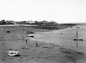 Channel Islands Collection: La Rocque, Jersey, June 1925