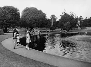 1920s Collection: The Lake at Jephson Gardens, Leamington Spa