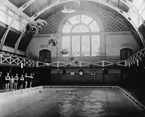Swimming Gallery: Large Swimming Bath, c1905