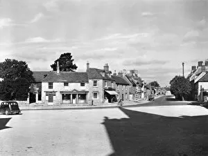 Images Dated 4th March 2020: Lechlade-on-Thames, September 1949