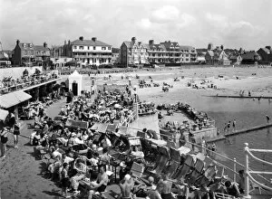 Channel Isles Collection: The Lido at St Helier, Jersey, August 1934