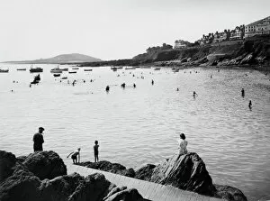 Holidaymakers Gallery: Looe, Cornwall, August 1936