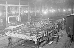 Images Dated 10th March 2014: Motor landing craft under construction, 1942