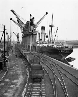 Images Dated 12th August 2011: Newport Docks, c1930s