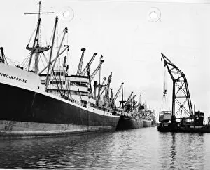 Crane Collection: Newport Docks, c1940