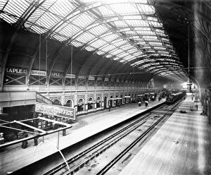 Platform Gallery: Paddington Station, London, c.1910