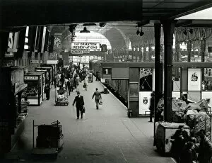 Paddington Station Gallery: Paddington Station, Platform 1, 1967