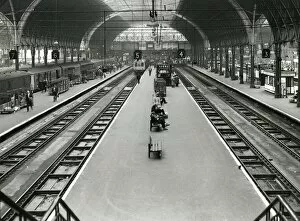 Paddington Station Gallery: Paddington Station, Platforms 4 & 5, 1967