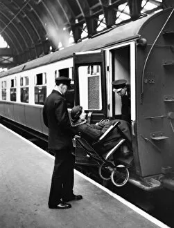 Passengers Gallery: Paddington Station Staff, 1937