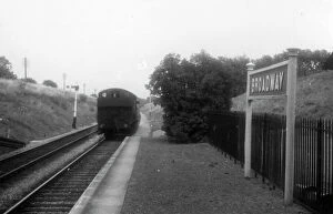 Worcestershire Gallery: Pannier Tank No. 9445 Entering Broadway Station, July 1959